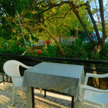 Κωνσταντίνος Έλενα Studios Pefki  Exterior photo