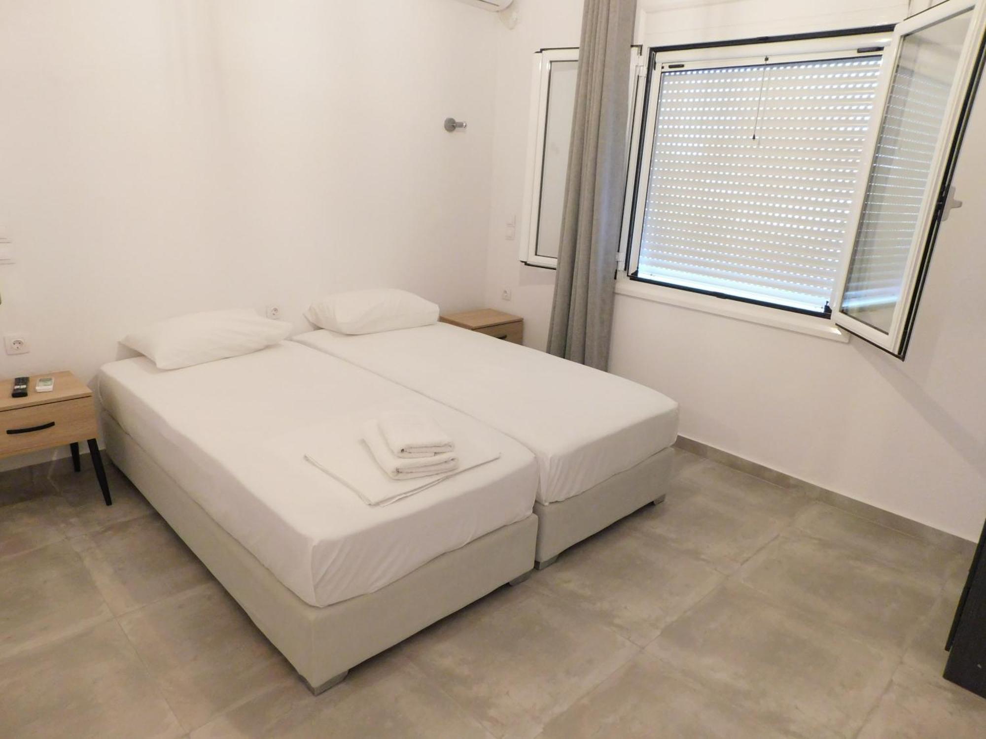 κωνσταντίνος έλενα * Pefki (Evia)